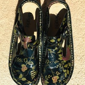 Alegria by PG Lite Gently Used Conditon